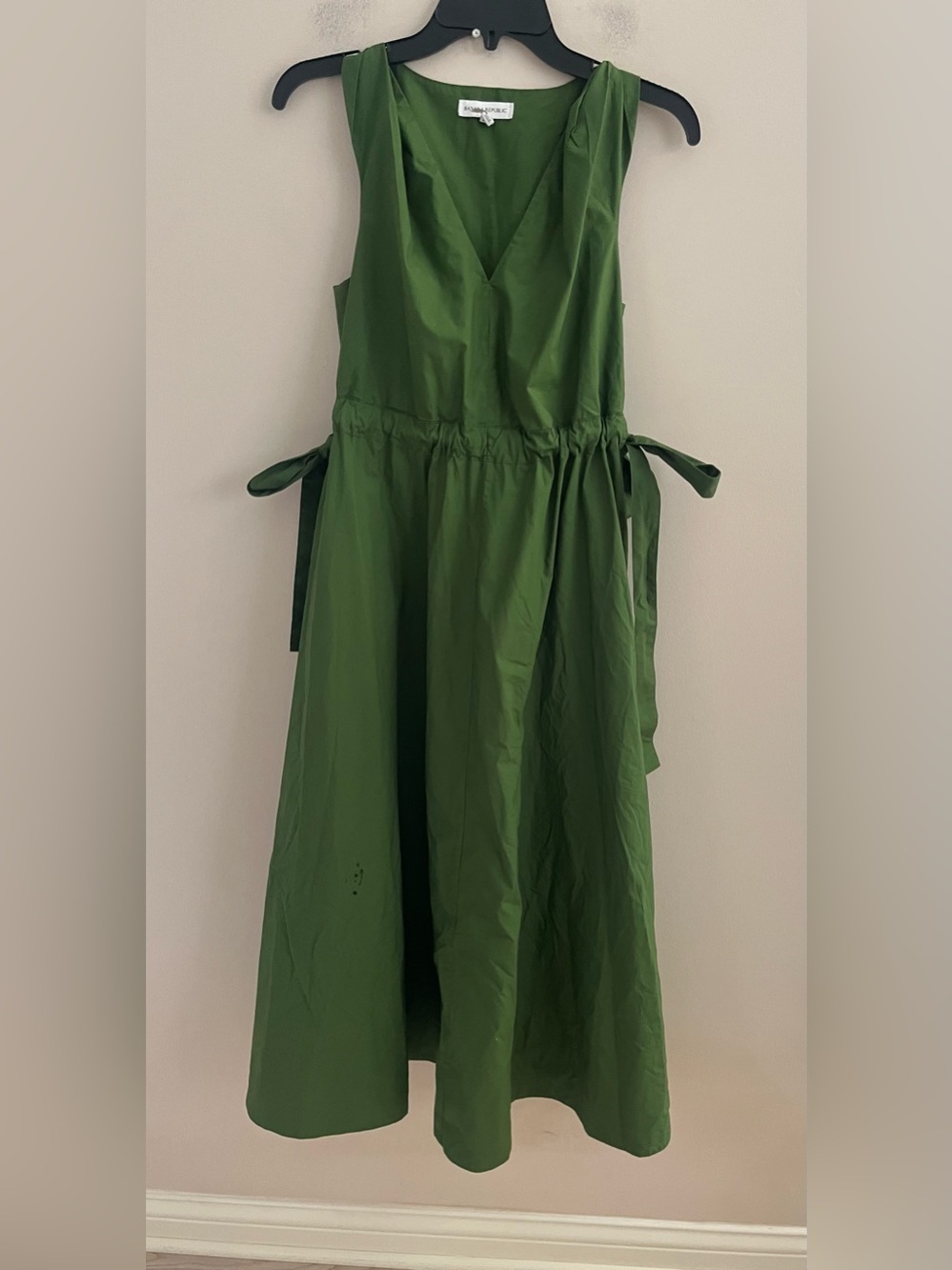 NWOT-Banana Republic Green Twisted Shoulder Poplin Maxi Dress, Extra Small Petit - Picture 4 of 10
